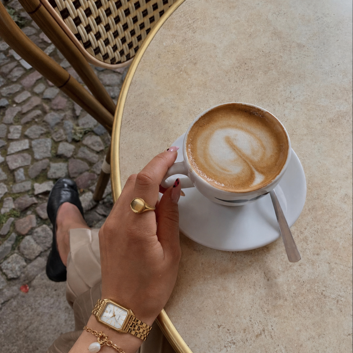 Le Marais Watch Lumière | Caliarue